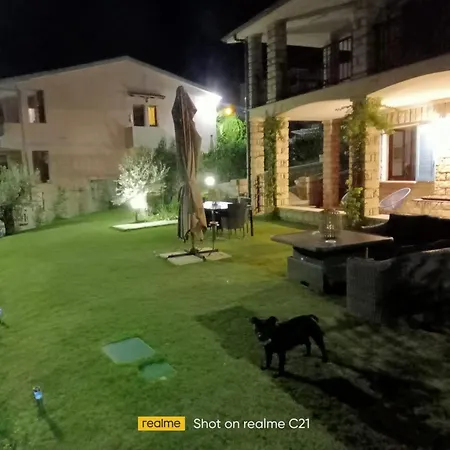 In Di 150 Mq - Vista Mozzafiato Fronte Mare Con Giardino Privato