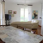 In Di 150 Mq - Vista Mozzafiato Fronte Mare Con Giardino Privato וילה
