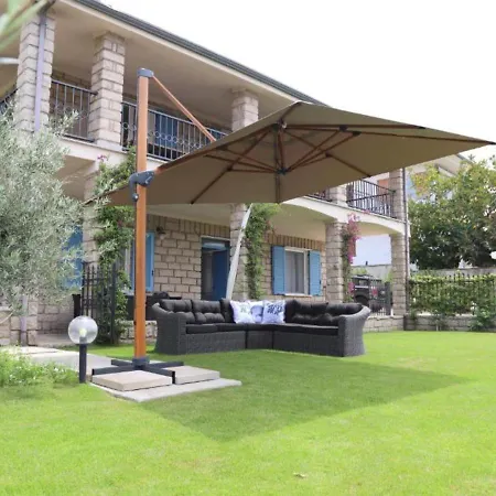 In Di 150 Mq - Vista Mozzafiato Fronte Mare Con Giardino Privato *