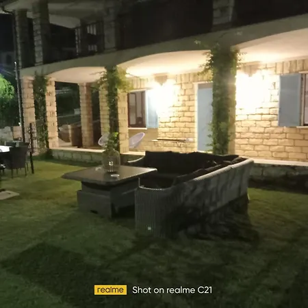 In Di 150 Mq - Vista Mozzafiato Fronte Mare Con Giardino Privato ヴィラ *