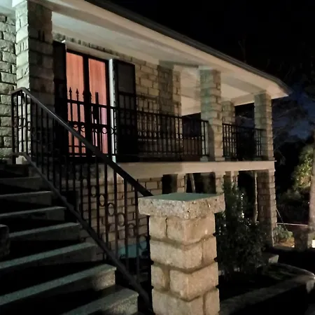 In Di 150 Mq - Vista Mozzafiato Fronte Mare Con Giardino Privato ヴィラ *