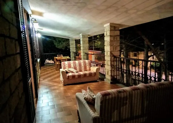 Villa In Di 150 Mq - Vista Mozzafiato Fronte Mare Con Giardino Privato Badesi